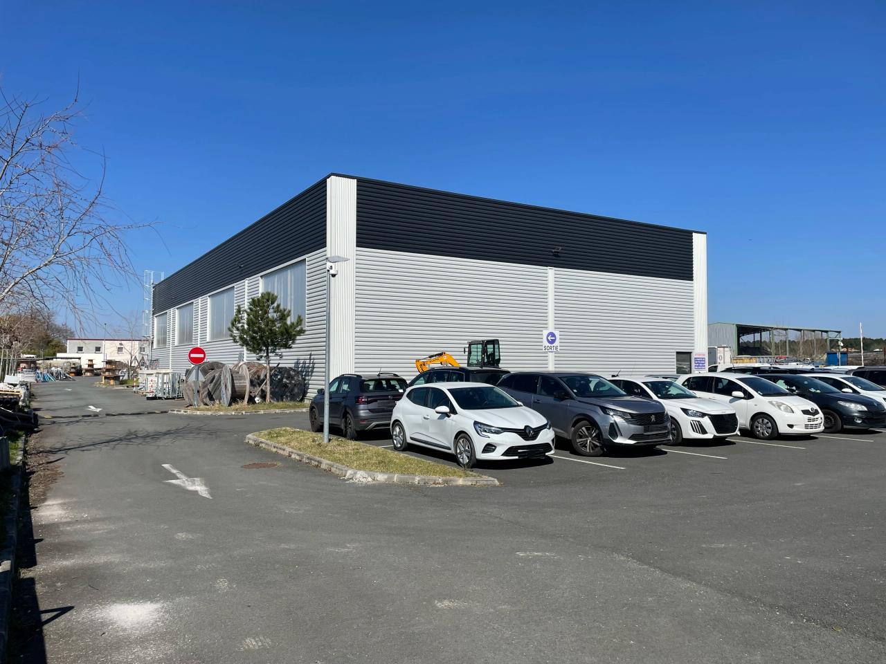 Local d'activité Saint-Jean-d'Illac 2236m² Location local d'activité Saint-Jean-d'Illac Gironde OLACT2530700 2